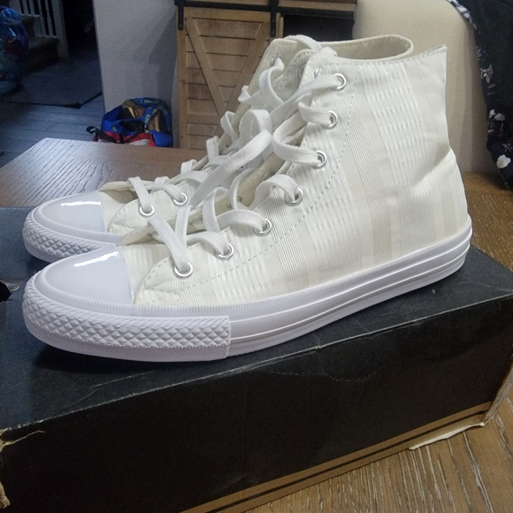 Converse Shoes - Converse Chuck Taylor's Allstars High sneaker.New in box, 8 women.Color: white